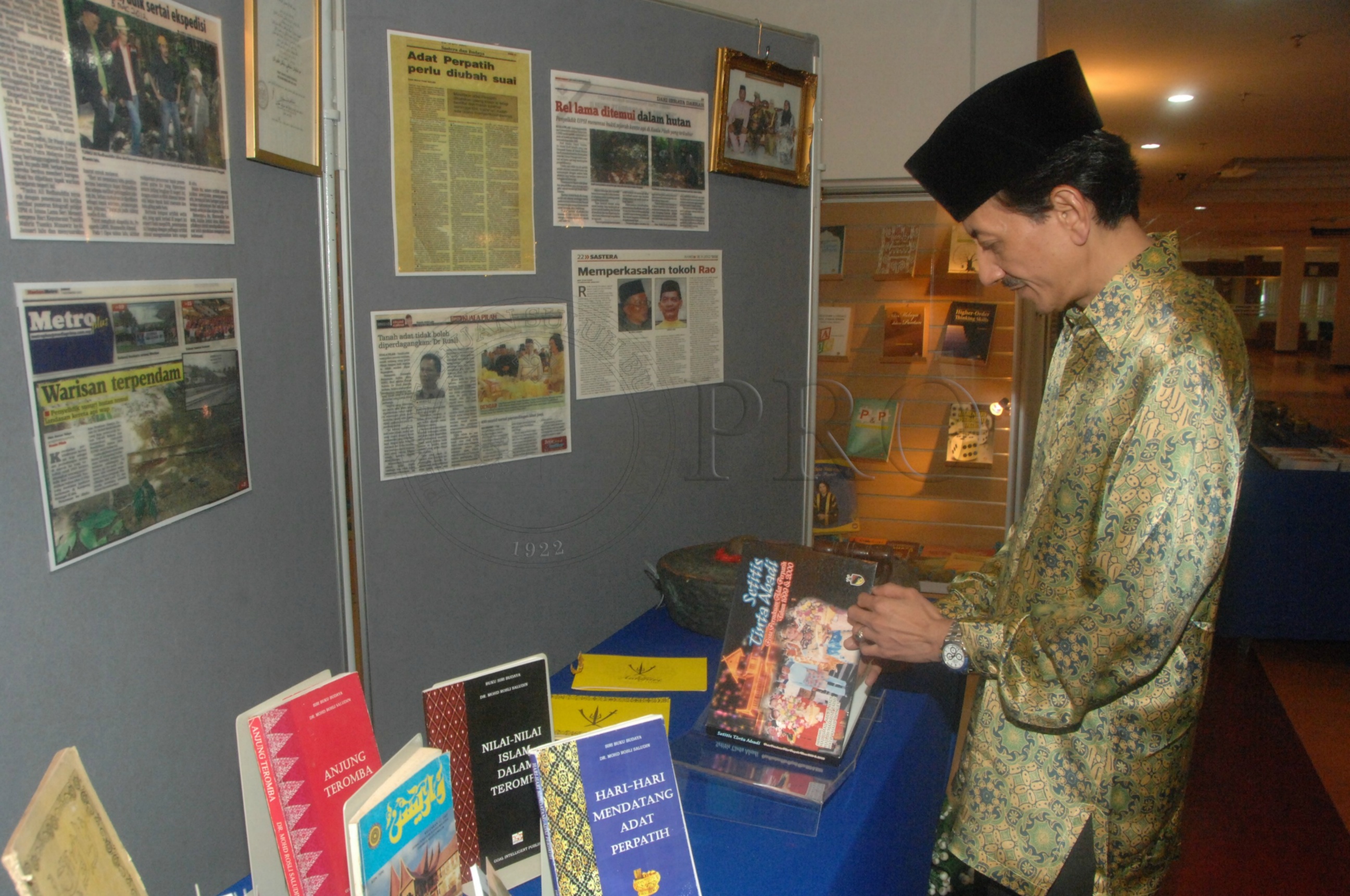 PRO 14 33 WACANA FBA 0097